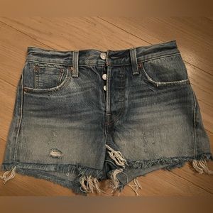 Levi's High Rise Wedgie Denim Shorts in Sierra Skyline White Oak Cone Denim 25